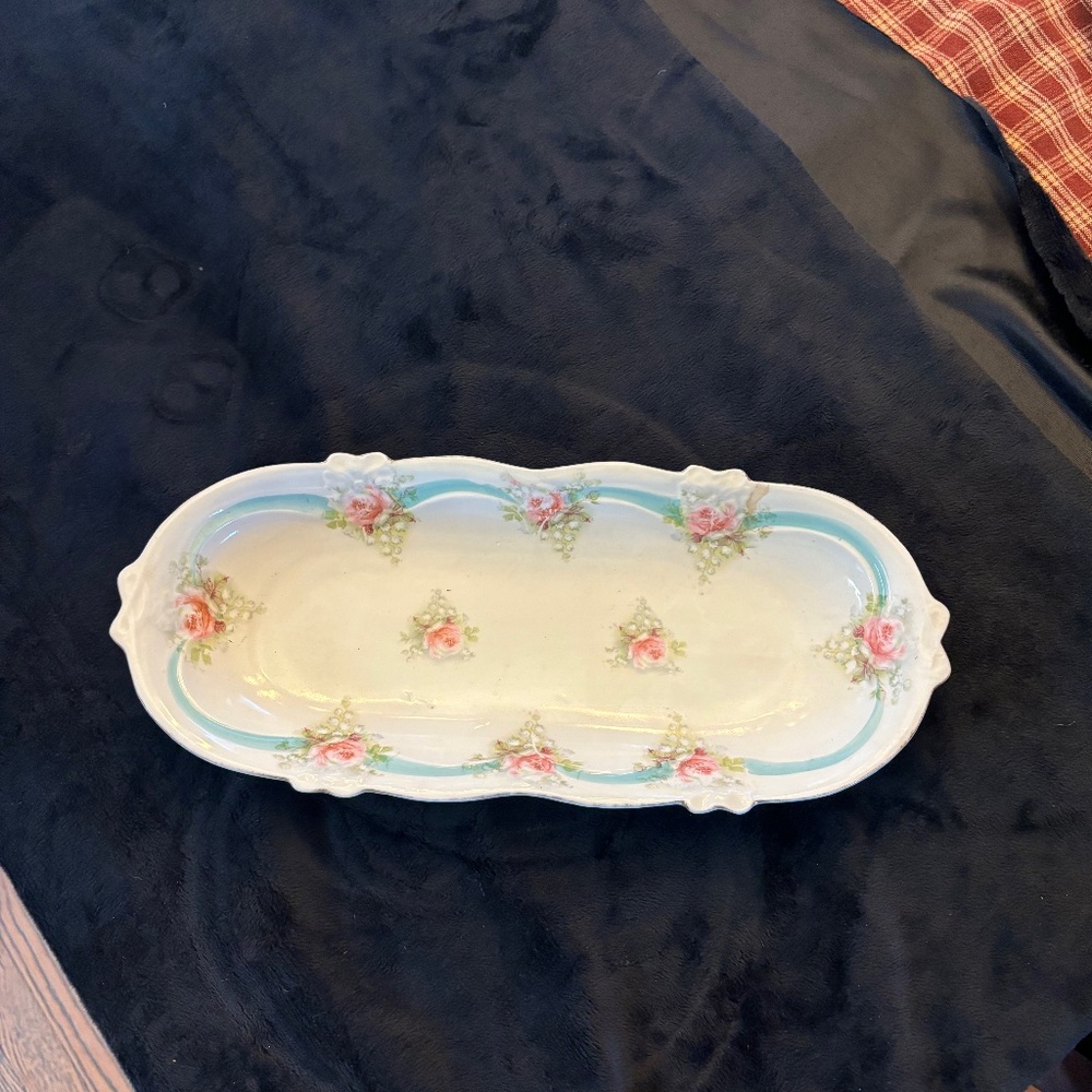 Vintage dish- Un marked (Austria?) Very nice